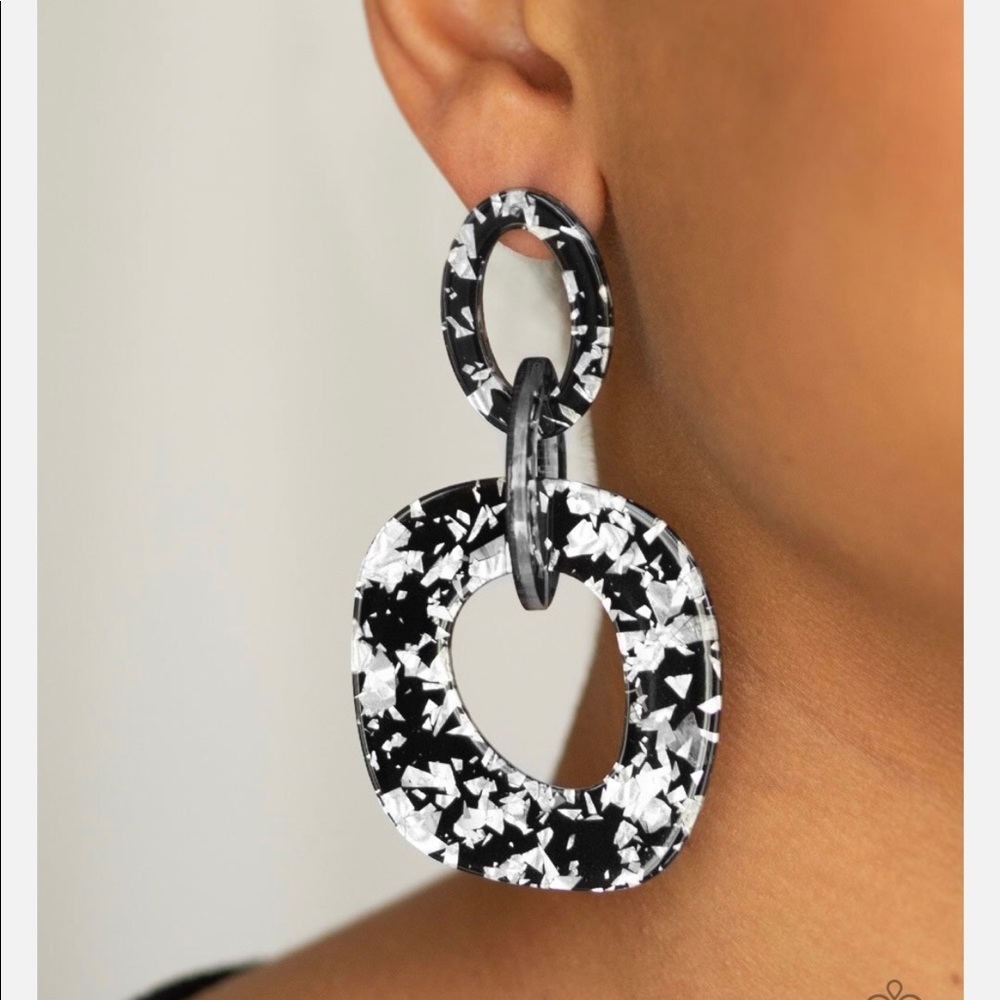 Paparazzi confetti Congo silver post earrings